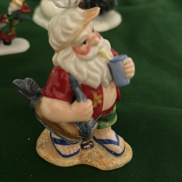 Appletree golfing Santa ornament - Picture 5 of 5